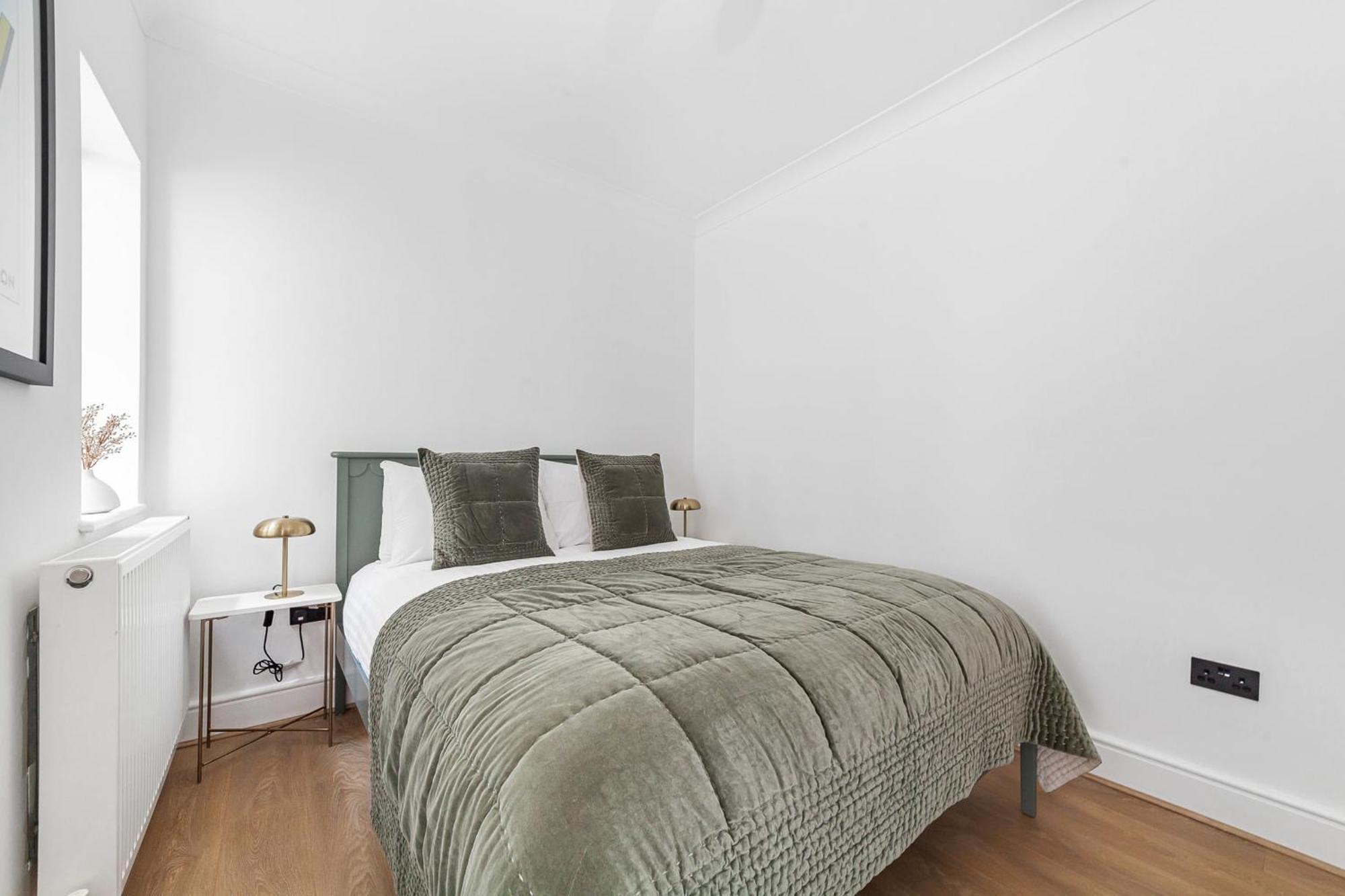 Chic Chelsea Retreat In A Victorian Building Apartment London